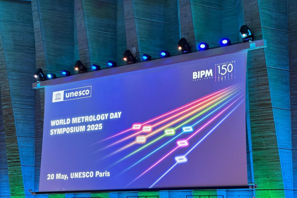 Oficiálna oslava 150. výročia Metrickej konvencie v Paríži s účasťou zástupcov Slovenského metrologického ústavu